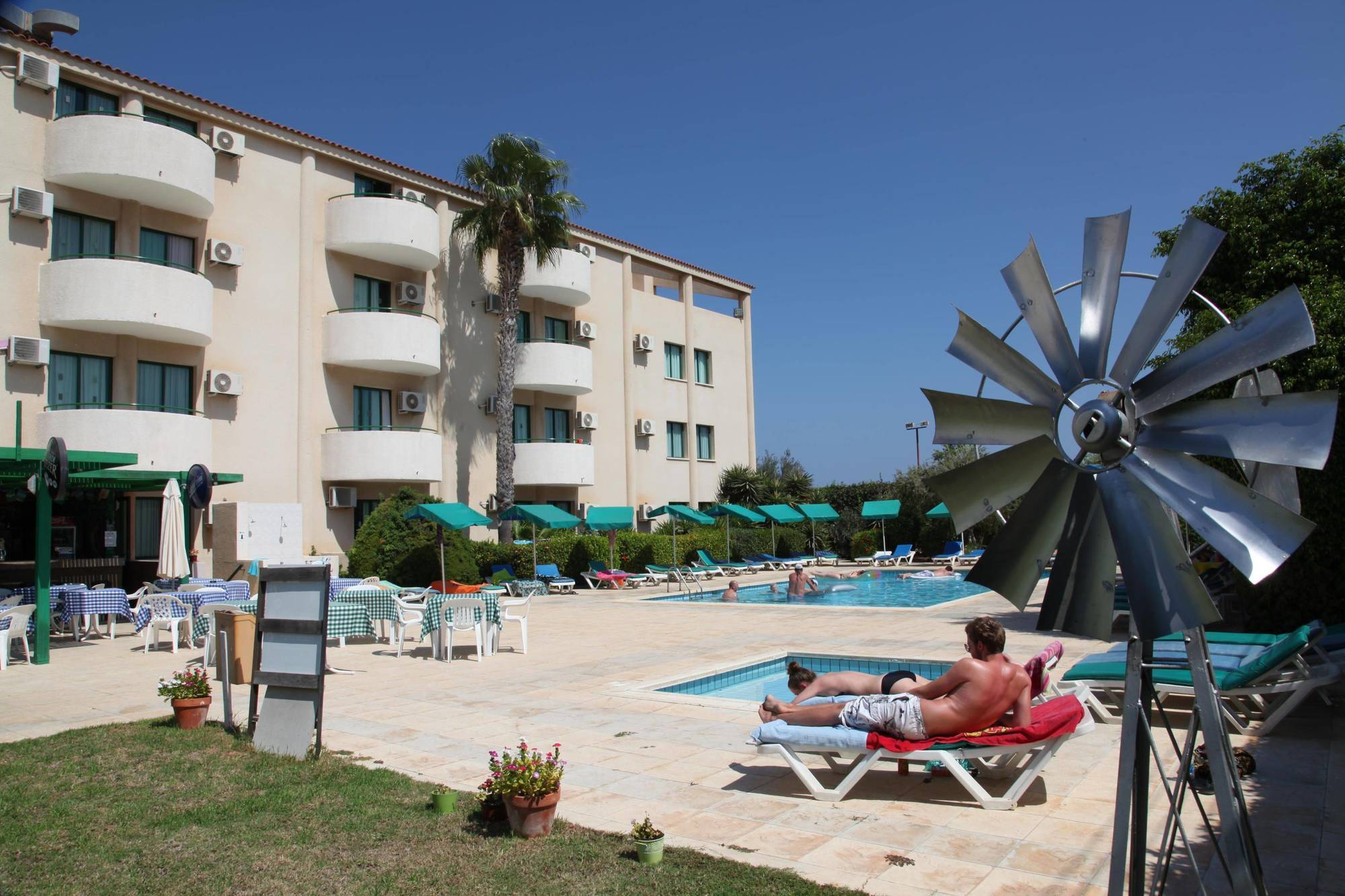 Mandalena Hotel Apartments Protaras Extérieur photo