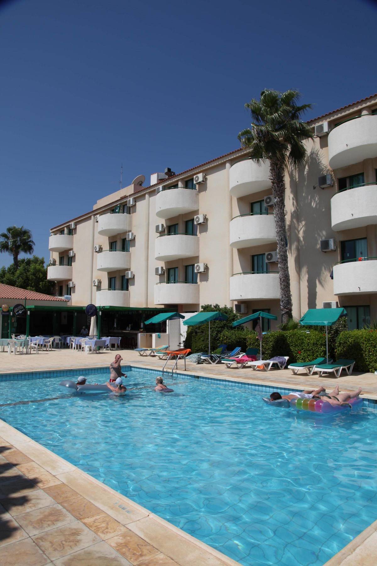 Mandalena Hotel Apartments Protaras Extérieur photo
